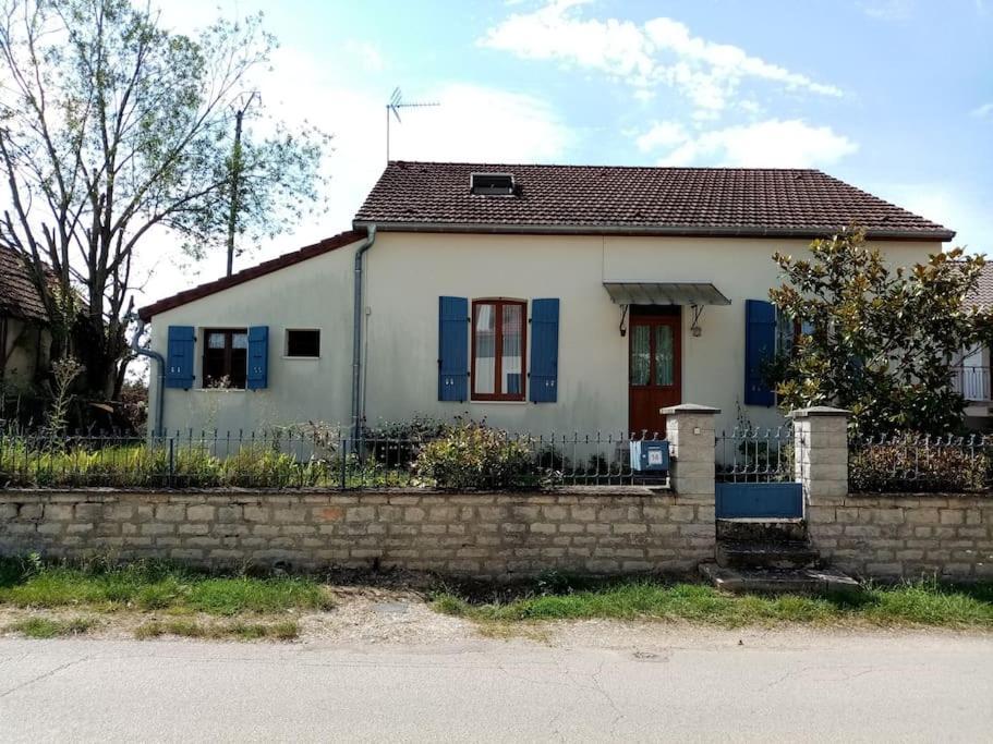 La Petite Maison Villa Saint-Loup-Geanges Exterior photo